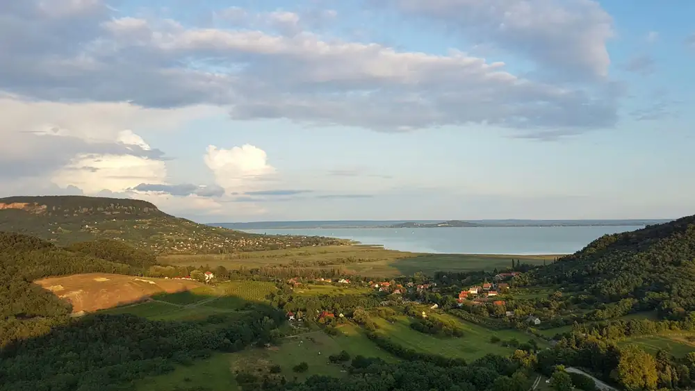 The results of last year's work were visible: Pura Vida closed its second summer in Szigliget