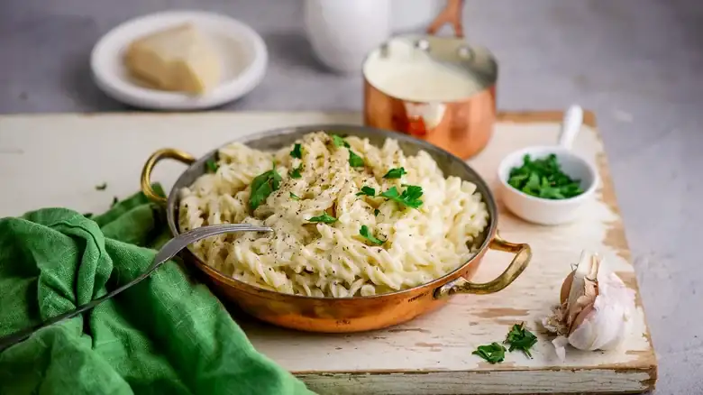 The Spicy Korean Ingredient You Should Add To Alfredo Pasta