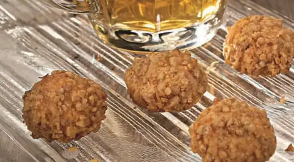 Cheese and nut cookies