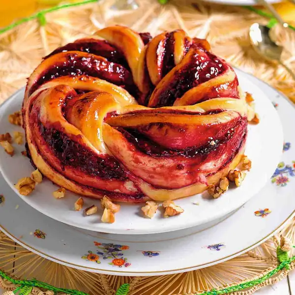 Babka cake, the version with plums and dried fruit