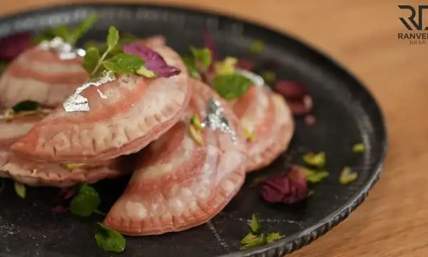 Easy Holi Special Colourful Gujiya Pink Rose Gujiya रवा वाली गुलाबी गुजिया Recipe