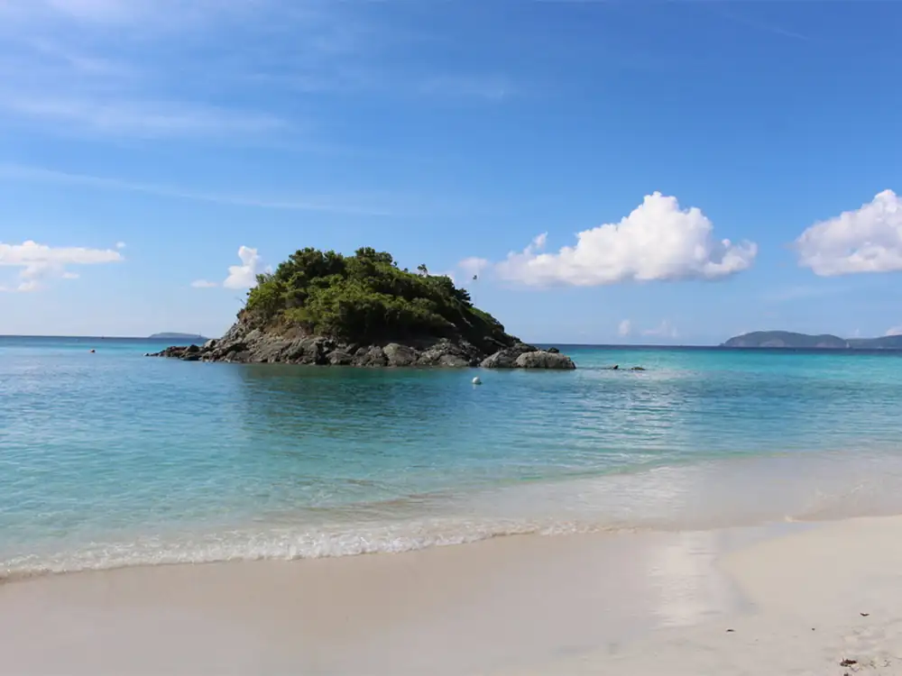 Estas son las 11 mejores playas del Caribe que puedes visitar sin necesidad de pasaporte, desde Santo Tomás hasta Puerto Rico