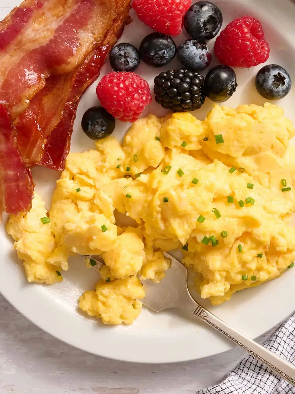 4 ingredientes, 15 minutos y los huevos más cremosos que jamás hayas probado