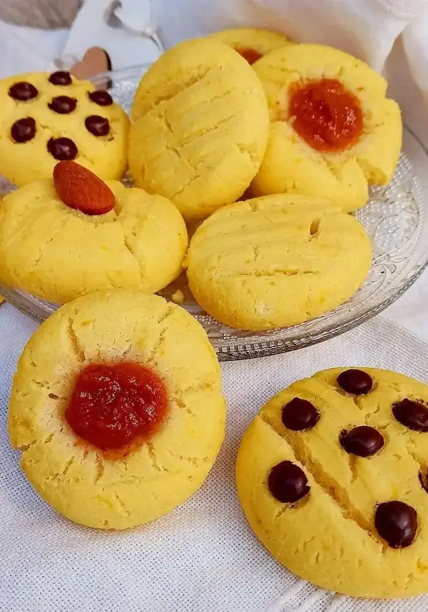 Mini ricotta and saffron tarts, gluten-free