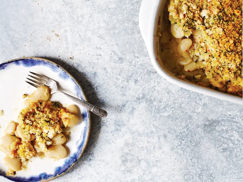 Gratinado de habas con pan rallado aromatizado con hierbas