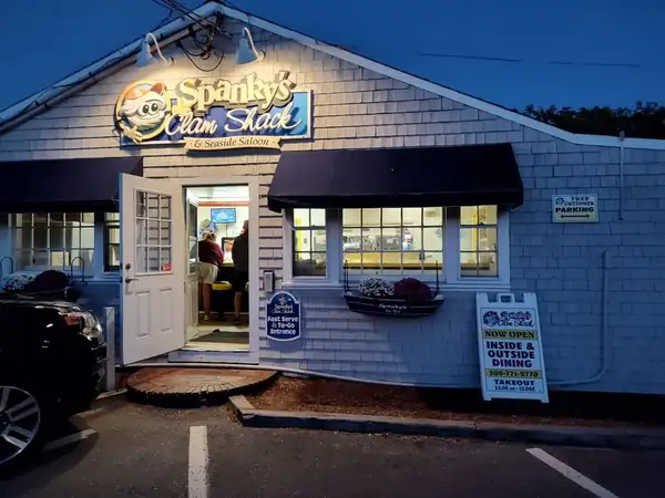 Estos 7 restaurantes de mariscos de Massachusetts sirven vieiras fritas tan dulces que querrás pedirlas por pinta