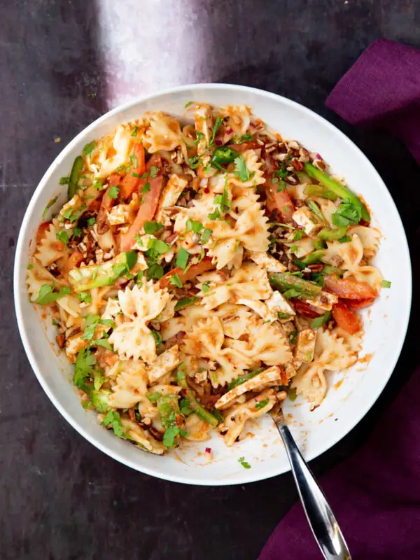 ensalada de pasta tikka masala