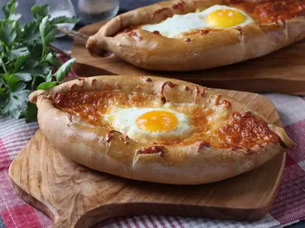 Khachapuri de Adjara sin levadura
