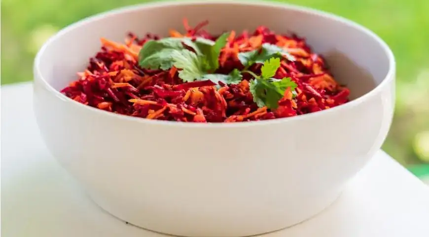 Beetroot and Carrot Salad with Yogurt