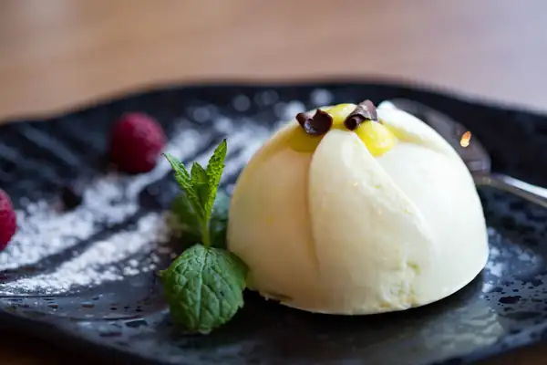 No es ni helado ni mousse, pero sin duda es increíblemente delicioso: esto es semifreddo italiano