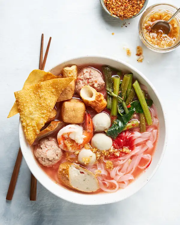 Yen Ta Fo (Thai Pink Noodle Soup)
