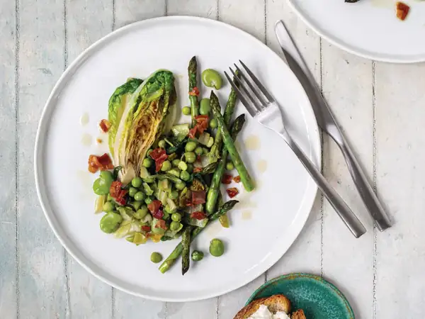 Green vegetables with bacon