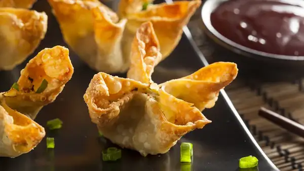 This Rachael Ray Casserole Puts A Playful Spin On Your Favorite Chinese Takeout Item