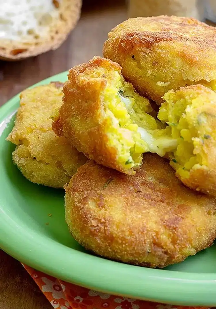 Saffron rice croquettes with bacon and mozzarella
