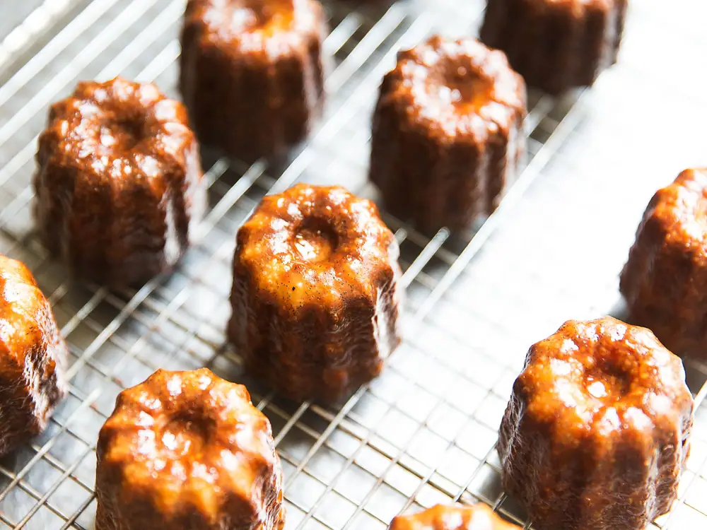 Diario de una apasionada de los canelés: La búsqueda de décadas para hornear el pastel francés perfecto
