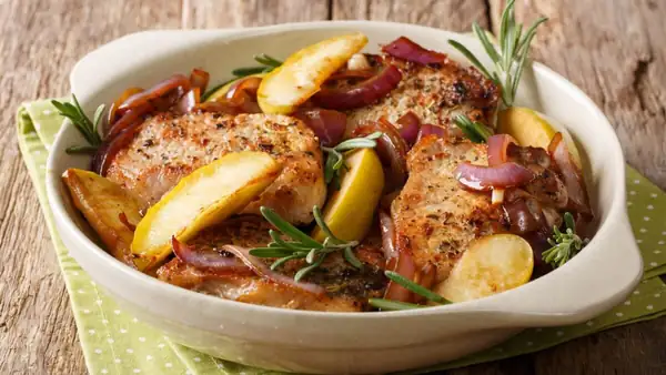 Cómo usar las manzanas en platos salados: consejos y recetas