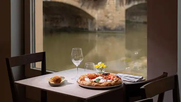 The oven with a breathtaking view that challenges the best pizzerias in Florence