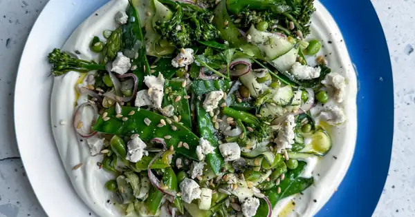 Crunchy Green Salad with Vegan Yoghurt