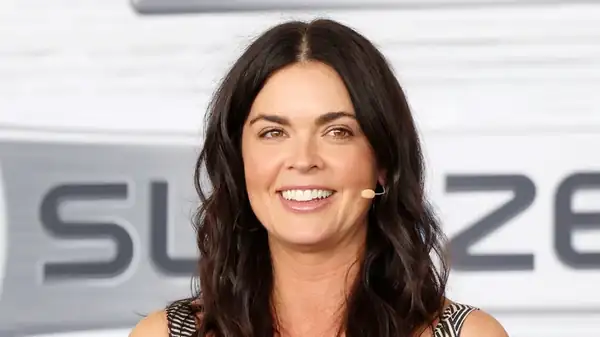 How Katie Lee Combines Pizza And Salad For The Ultimate Mashup