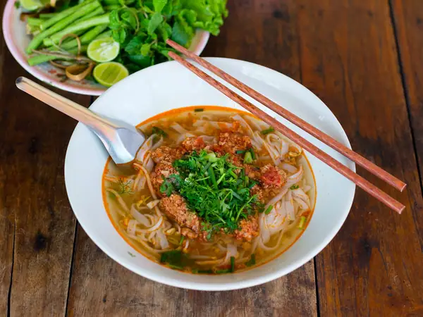 8 platos de fideos imprescindibles de Laos