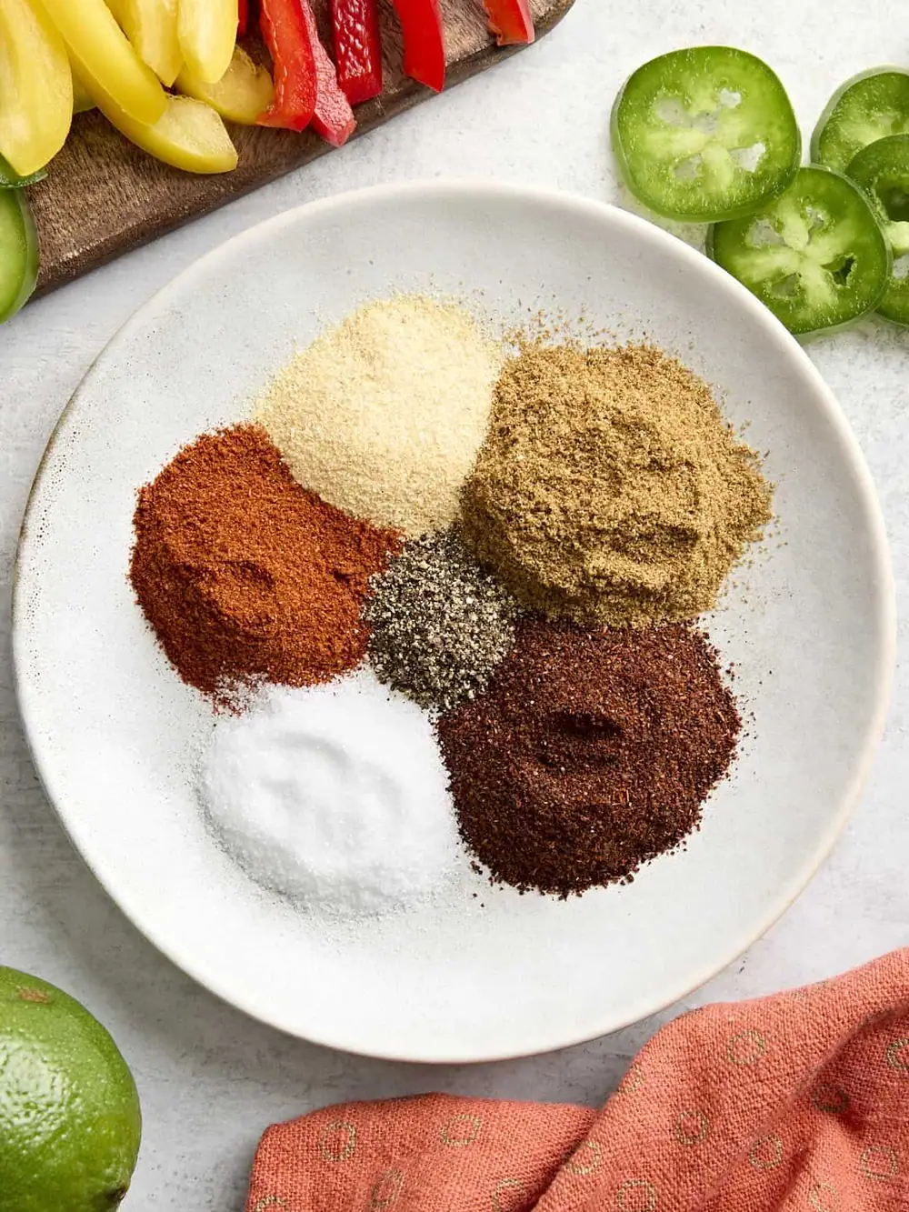 ¡Olvídate de los productos comprados en la tienda! ¡Prepara tu propio sazonador para fajitas casero, fácil y económico!
