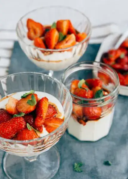 Marinated strawberries with strained yogurt