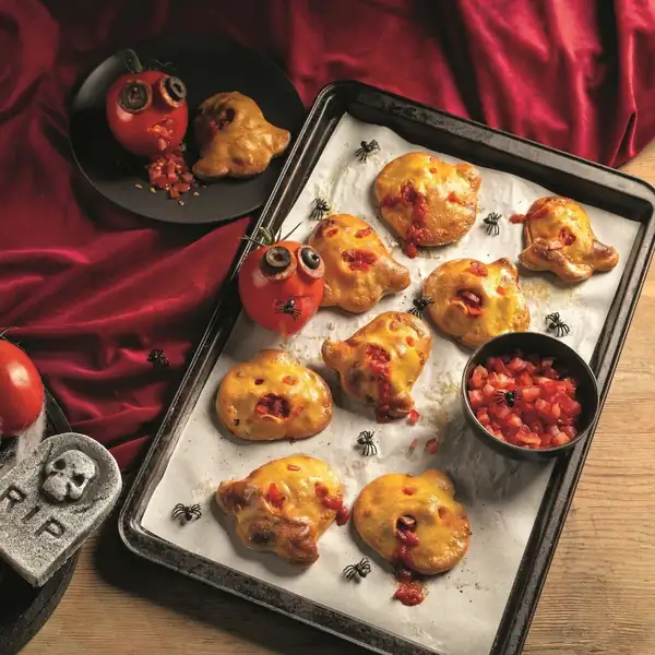 Tomato and chorizo pizza pockets