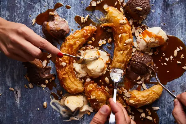Bananas baked in beer batter with salted caramel