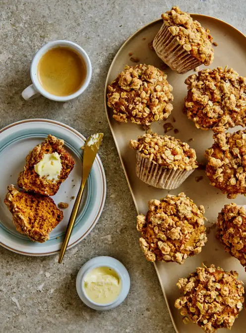 Pumpkin muffins, oat crumble