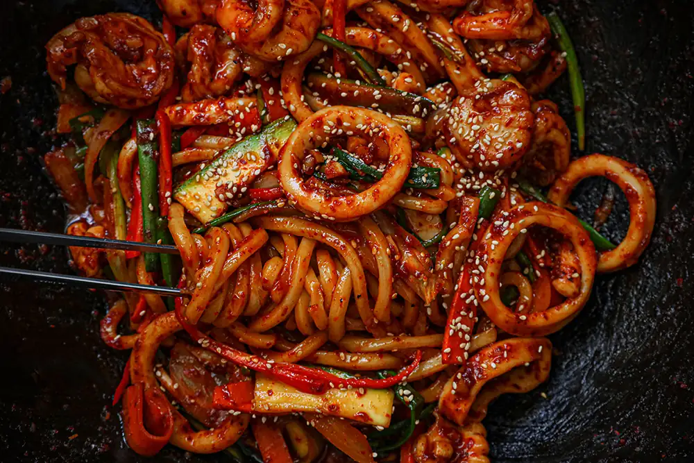 Korean Spicy Garlic Seafood Noodles Recipe & Video