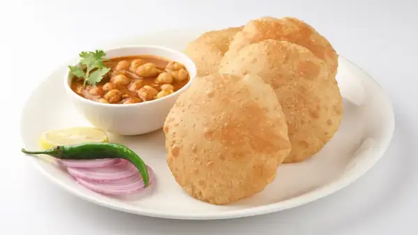 Bhatura: El pan indio frito que debes conocer