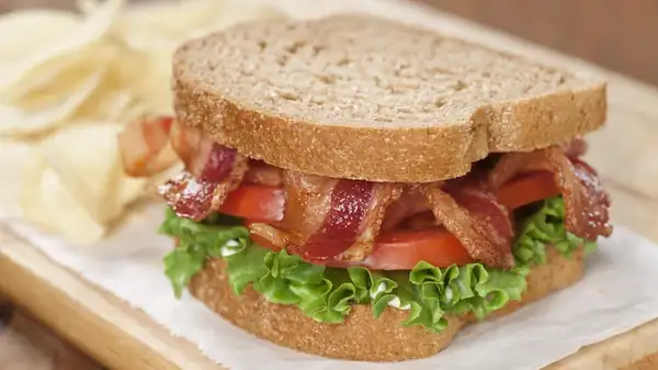 What's The Best Kind Of Tomato To Put On A BLT Sandwich?
