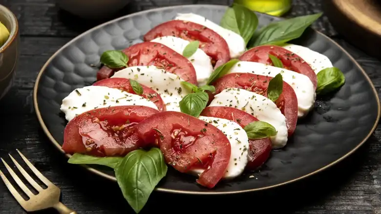 The Tomato Swap That Gives Your Caprese Salad An Elegant Twist