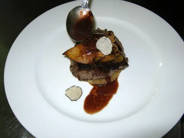 Cuando la gastronomía y la ópera se encuentran: la historia de Tournedos Rossini