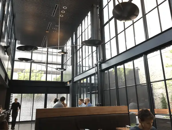 El berrinche en redes sociales de un chef de Dallas por una cena en un restaurante de Austin provoca indignación