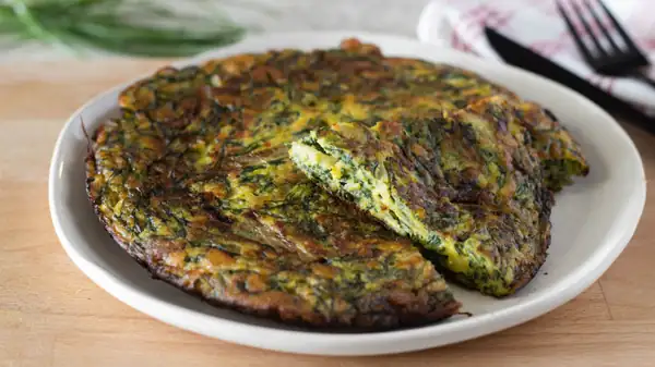 Frittata de agretti suave: ¡el plato principal perfecto para la primavera!