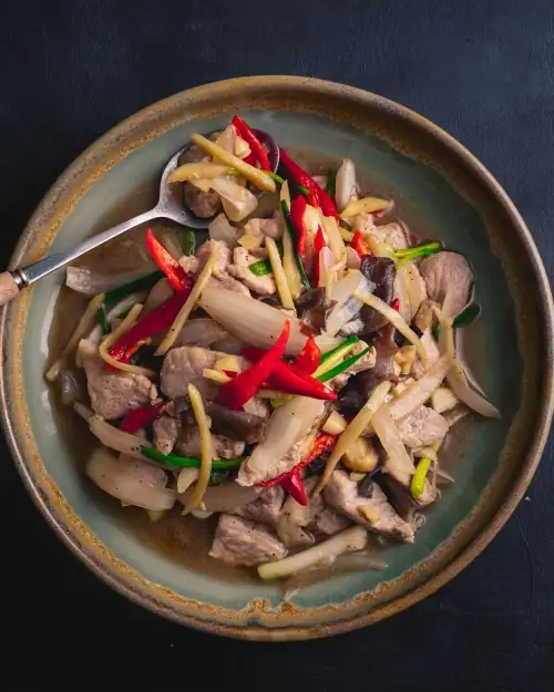 Mum’s Pork and Ginger Stir-fry (Moo Pad King)