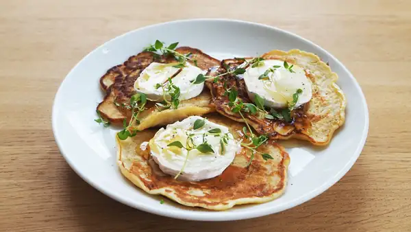Apple pancakes with chèvre and thyme