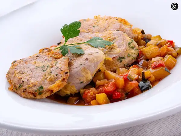Pork tenderloin with zucchini ratatouille, recipe by Karlos Arguiñano