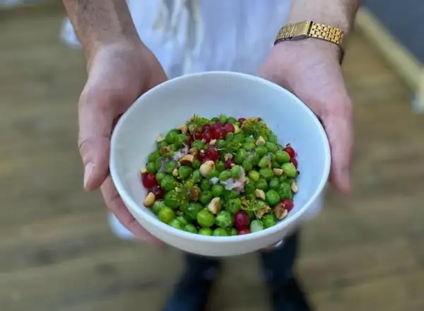 Receta de guisantes, grosellas rojas, avellanas y beurre blanc