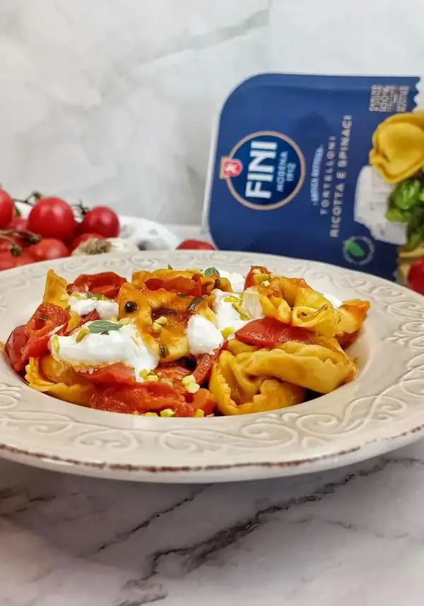 TRICOLOR RICOTTA AND SPINACH TORTELLONI