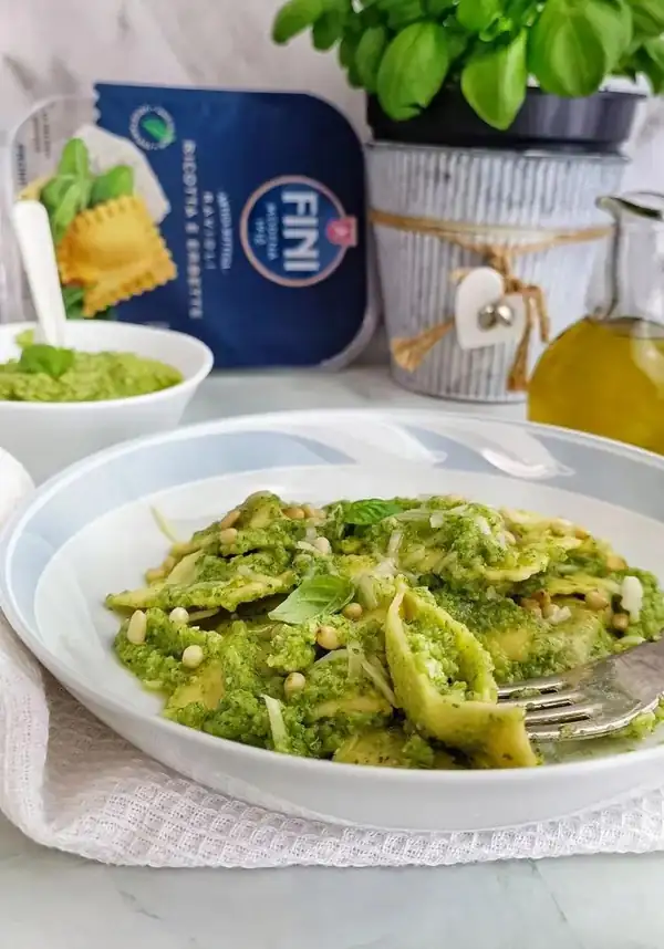 RAVIOLI WITH ZUCCHINI PESTO AND PINE NUTS