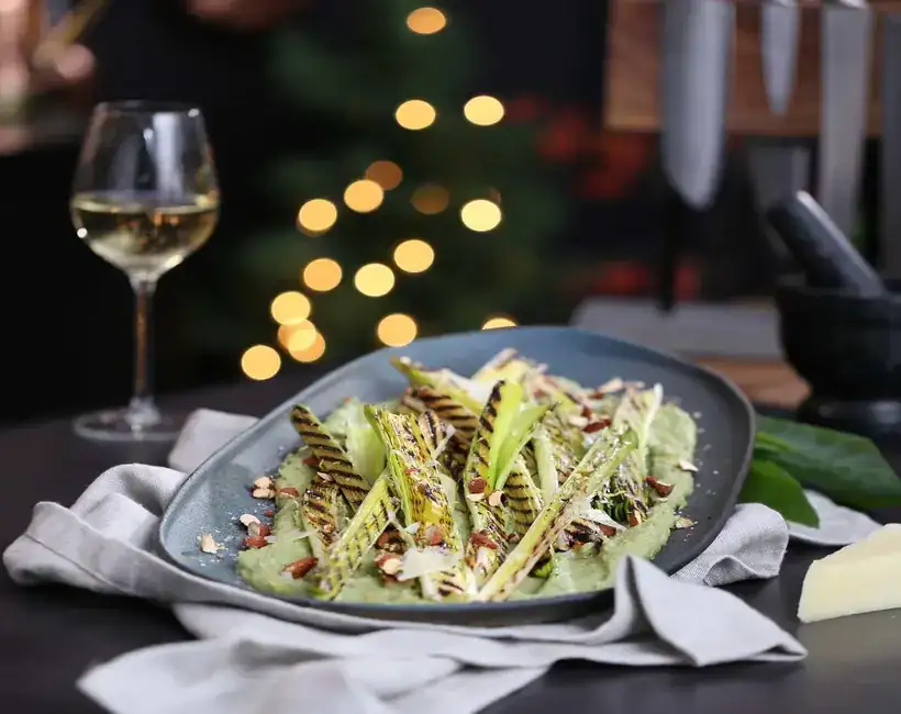 Grilled leeks with pecorino