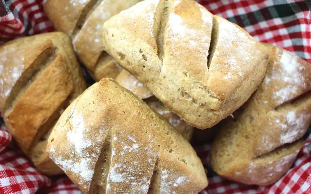 Buttermilk Rye Rolls