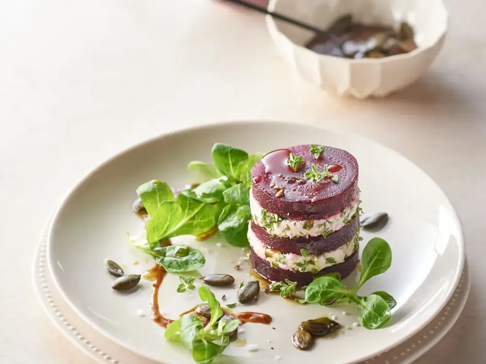 Beetroot and cream cheese tartlets
