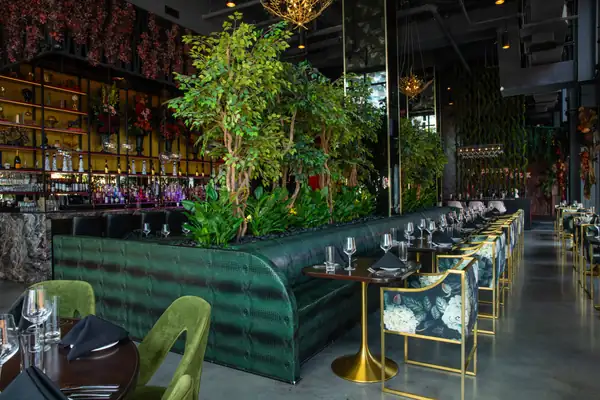 Look Around Morrow Steak, New Orleans’s Vibiest Restaurant Yet