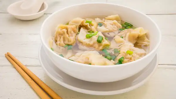Chinese recipes: Stir-fried meat, fragrant omelet, rice, dumplings