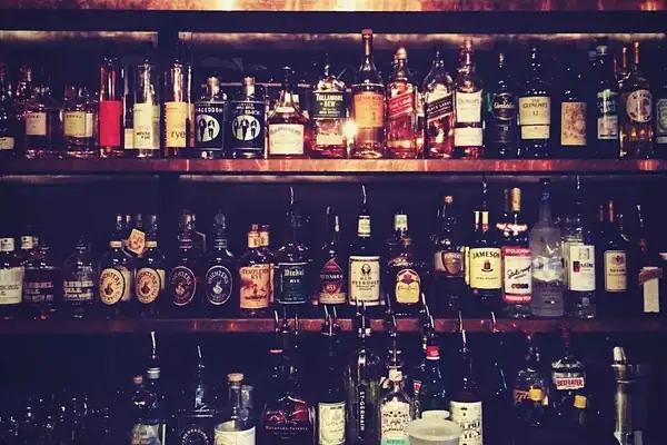 Tennessee Restaurants Can Now Deliver Alcoholic Beverages With Food