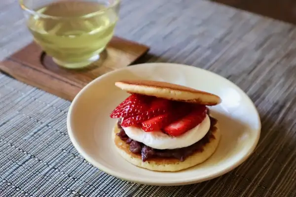 Strawberry and Cream Dorayaki Recipe