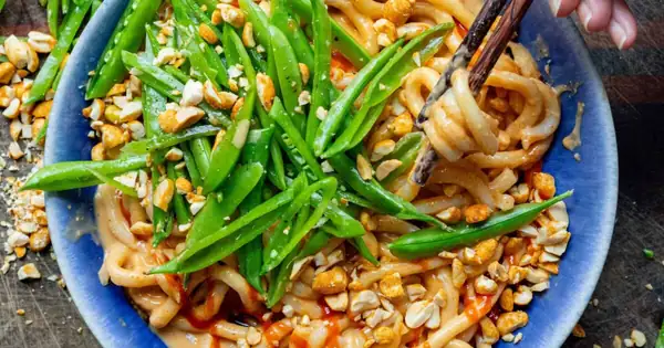 Peanut Sriracha Noodles